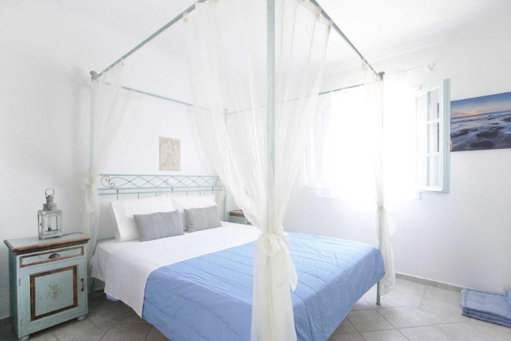 Celestial Garden Aparthotel Adamantas Exterior photo