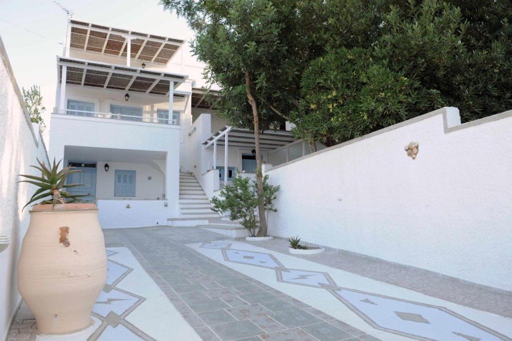 Celestial Garden Aparthotel Adamantas Exterior photo